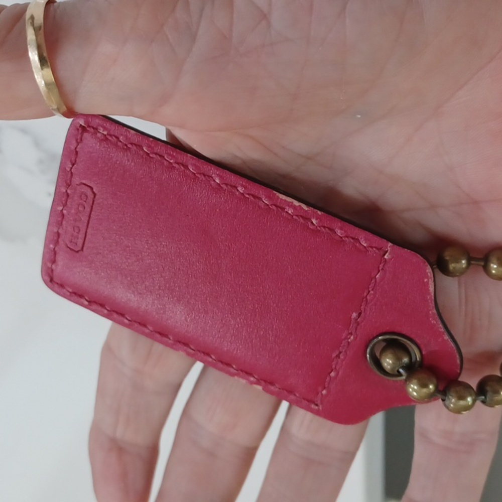 Coach Large Red Hangtag With Large Ball Chain - Picture 5 of 6